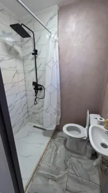 De vanzare hala+teren +2 apartamente la doar 7 km Bistrita