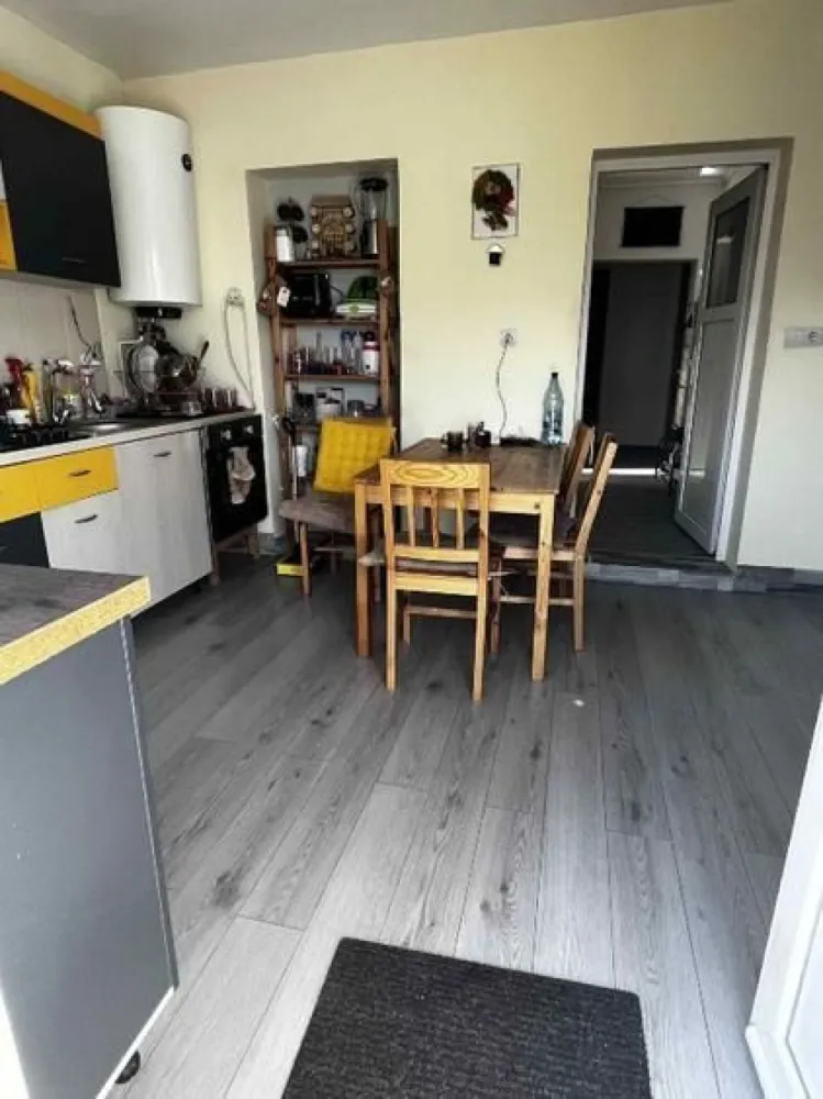 BRASADAS vinde casa in zona 14 Mai.