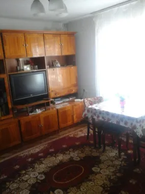 BRASADAS vinde casa cu etaj 4 cam 4 ari in zona 14 Mai.