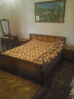 BRASADAS vinde casa cu etaj 4 cam 4 ari in zona 14 Mai.