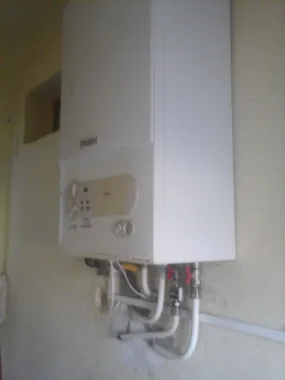 BRASADAS vinde casa cu etaj 4 cam 4 ari in zona 14 Mai.