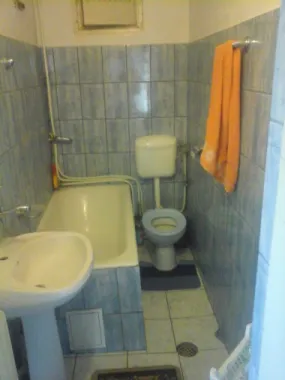 BRASADAS vinde casa cu etaj 4 cam 4 ari in zona 14 Mai.