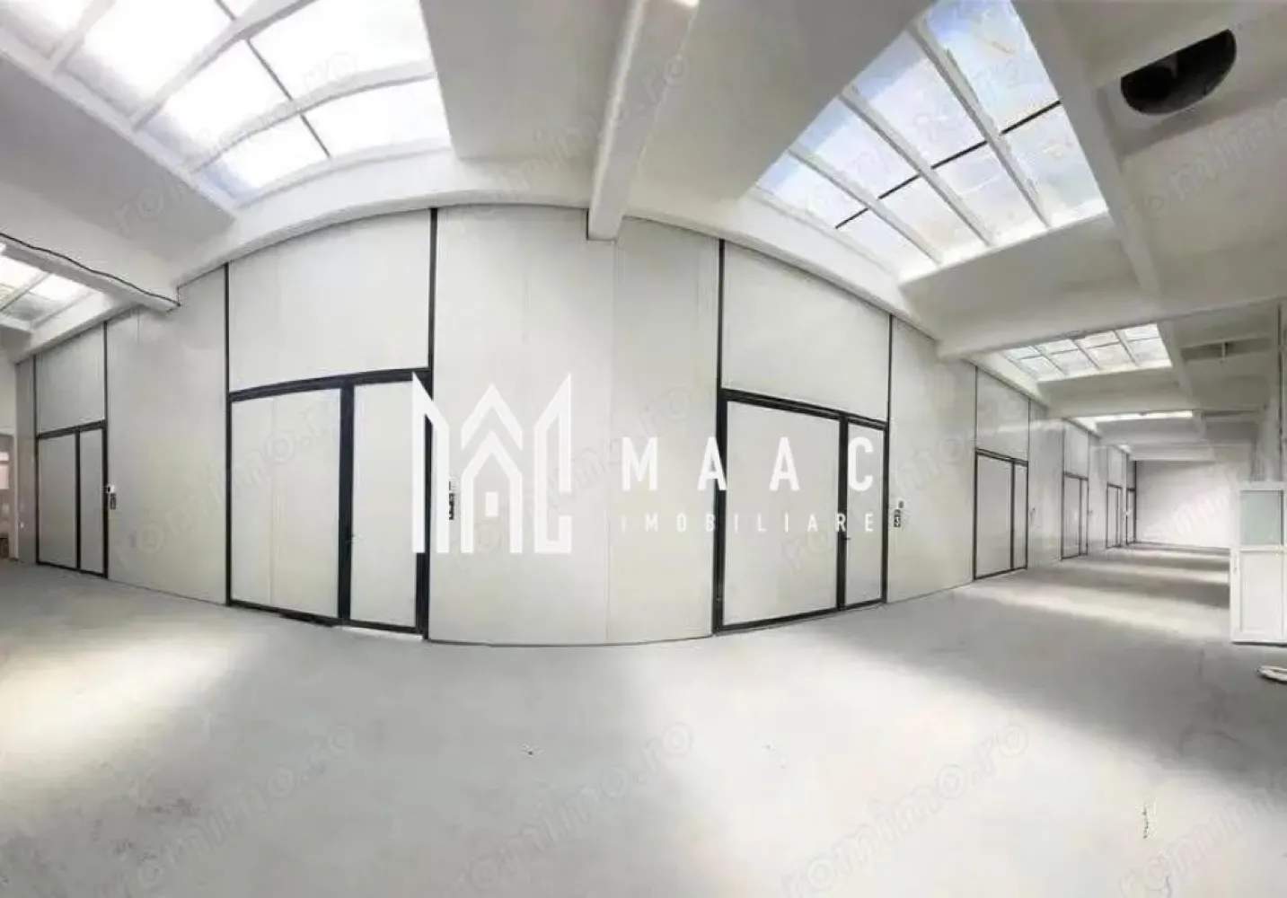 Spațiu comercial I hală de închiriat I 100 mp I Cisnădie, Sibiu - MAAC Imobiliare va propune spre inchiriere un spațiu tip hală cu suprafața de 100 mp, situat în Cisnădie, județul Sibiu, ideal pentru depozitare, producție sau alte activități comerciale. Spațiul este amplasat la parter, oferind acces facil pentru marfă și utilaje. Caracteristici: Suprafață: 100 mp Destinație: depozitare / producție / spațiu comercial Nivel: parter Energie electrică: 220V și 380V Utilități: apă și canalizare Ușă acces spațiu: 3 m x 3 m (ideală pentru acces marfă și utilaje) Spațiul este potrivit pentru atelier, mică producție, depozit, service sau alte activități comerciale. Condiții de închiriere: Se percepe o garanție în cuantumul unei chirii lunare. Pentru mai multe detalii și programarea unei vizionări, vă invităm să contactați Maac Imobiliare, specificând ID: CP2903524. }}