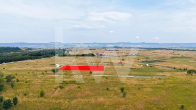 Teren cu priveliște spectaculoasă spre Munții Făgăraș- Valea Avrigului