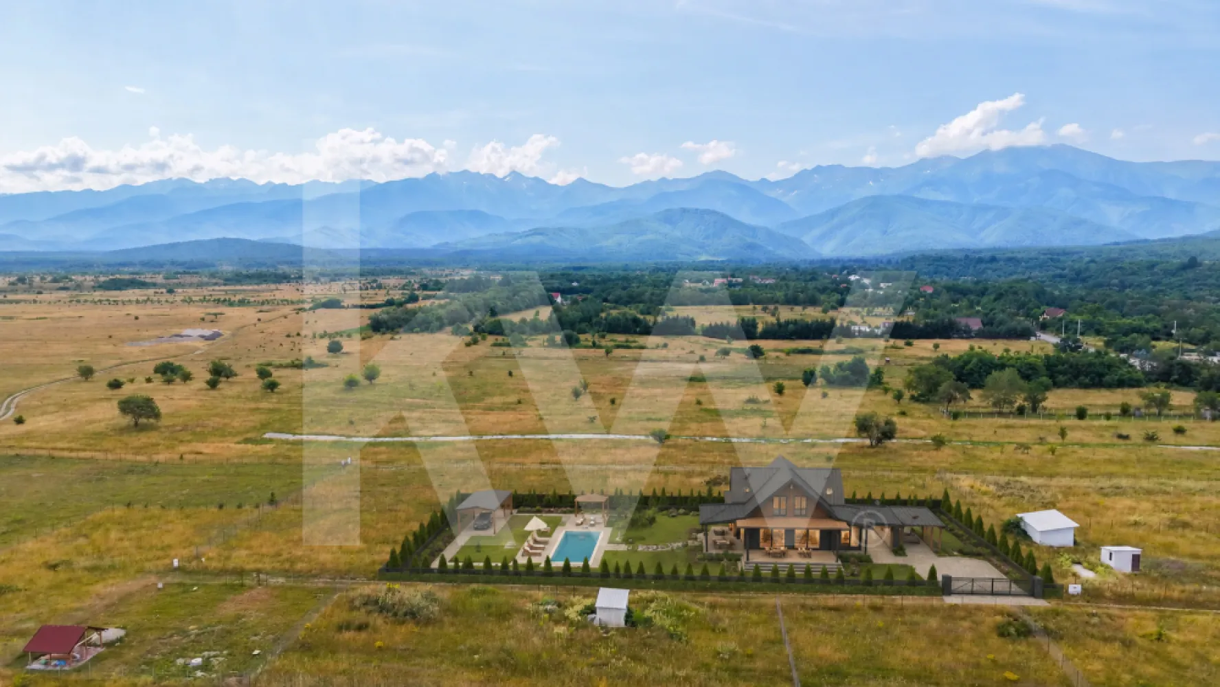 Teren cu priveliște spectaculoasă spre Munții Făgăraș- Valea Avrigului