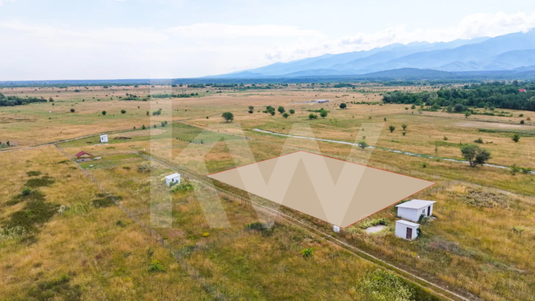 Teren cu priveliște spectaculoasă spre Munții Făgăraș- Valea Avrigului