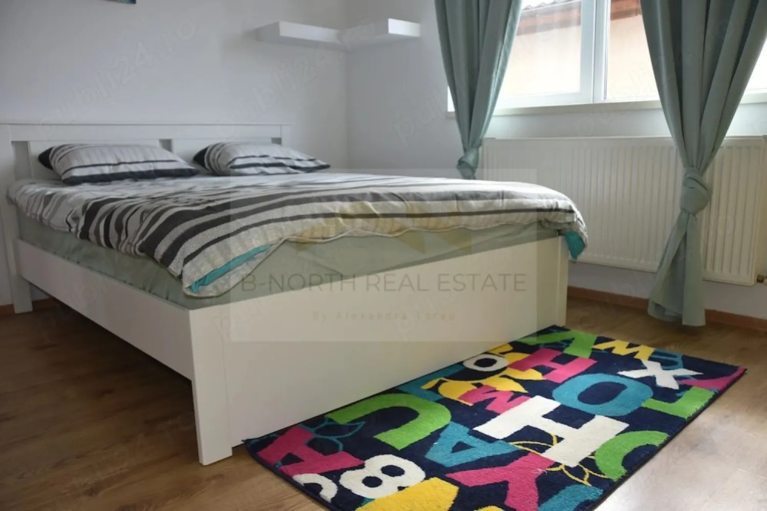 Apartament 3 camere de închiriat | Popești-Leordeni | 63 mp | Curte și grădină - B-North Real Estate vă propune spre închiriere un apartament cu 3 camere, situat la etajul 1 al unei vile din Popești-Leordeni, pe Strada Agnes, într-o zonă liniștită, ideală pentru un cuplu sau o familie.

Apartamentul are o suprafață utilă de 63 mp, este complet mobilat și utilat, fiind pregătit pentru mutare imediată.

Caracteristici principale:

Apartament cu 3 camere
Suprafață utilă: 63 mp
Compartimentare decomandată
Etaj 1
Complet mobilat și utilat
Balcon
Disponibil imediat

Dotări și beneficii:

Centrală termică proprie
Aer condiționat
Pat matrimonial nou
Curte și grădină
Costuri reduse de întreținere
Zonă liniștită, cu vecini civilizați

Avantaje locație:

Popești-Leordeni, Strada Agnes
Aproximativ 10 minute de mers până la stația de metrou Dimitrie Leonida
În apropiere de Mega Image, grădiniță și alte puncte de interes
Acces rapid către București

Preț și condiții:

Chirie: 539 euro/lună

Pentru informații suplimentare și programarea unei vizionări, contactați B-North Real Estate.