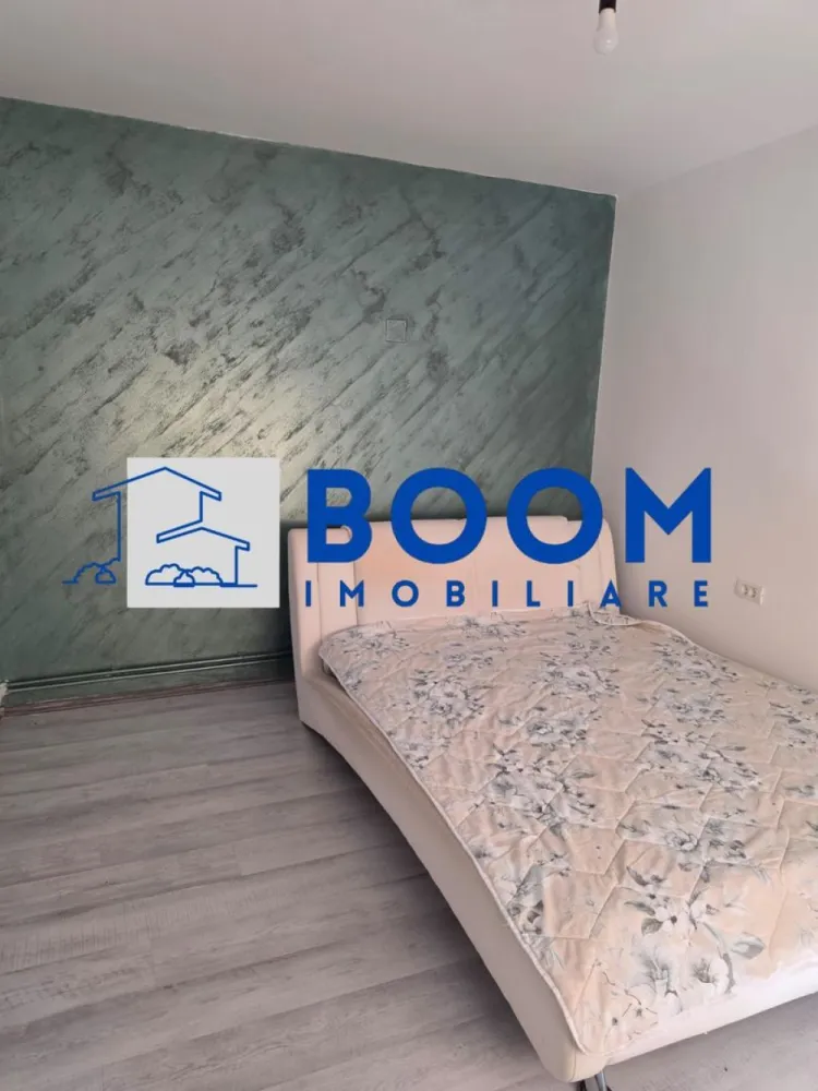 Casa 4,5 Km de Rm. Valcea | Centrala pe gaz | Mutare imediata - BOOM Imobiliare vă propune spre vânzare o casă situată în zona Copăcelu, la intersecția cu Ocnele Mari, la doar 4,5 km de centrul municipiului Râmnicu Vâlcea.

Locuința este ideală pentru o familie care își dorește confort, liniște și acces rapid către oraș.

Compartimentare:
3 camere;
living generos;
bucătărie complet mobilată și utilată;
baie cu cadă;
terasă.

Dotări:

centrală termică;
gaz, curent, apă, canalizare și internet;
gard din beton;
loc de parcare în curtea proprietății;
teren de aproximativ 350 mp.

Casa este pregătită pentru mutare.
Pentru mai multe detalii contactati echipa BOOM Imobiliare CP3209077