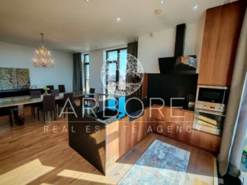 Penthouse 5 camere 250 mp lângă Ambasada SUA , zona Băneasa București