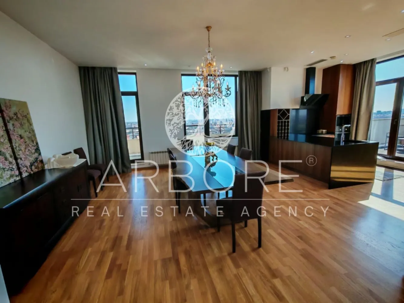 Penthouse 5 camere 250 mp lângă Ambasada SUA , zona Băneasa București