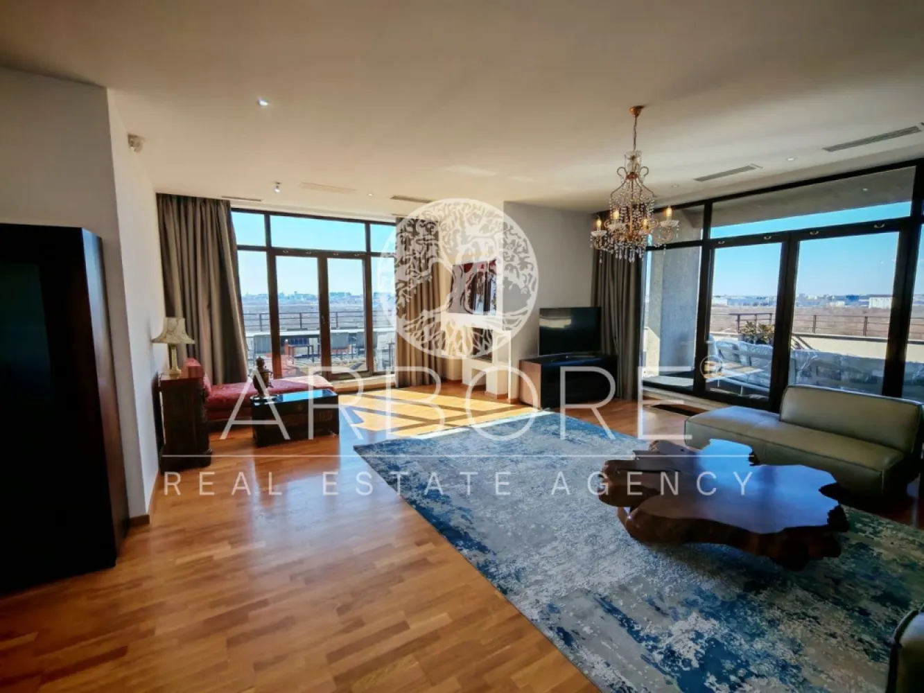 Penthouse 5 camere 250 mp lângă Ambasada SUA , zona Băneasa București