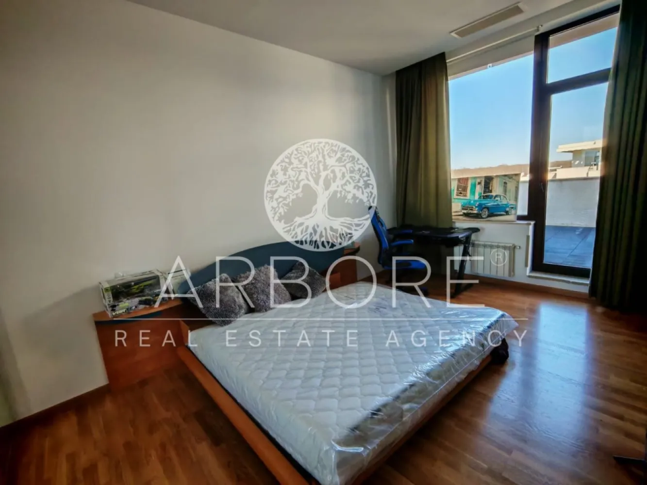 Penthouse 5 camere 250 mp lângă Ambasada SUA , zona Băneasa București