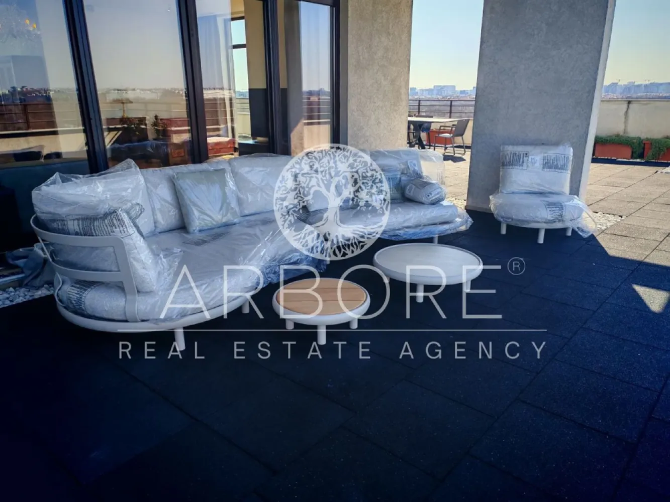 Penthouse 5 camere 250 mp lângă Ambasada SUA , zona Băneasa București