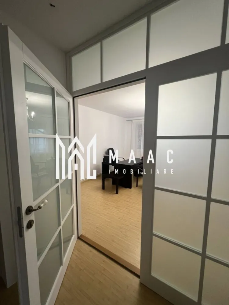 Spațiu de închiriat I Zona Ștrand, Sibiu I ideal pentru birouri - MAAC Imobiliare va propune spre inchiriere un spațiu situat în zona Ștrand din Sibiu, potrivit pentru birouri, cabinet, activități administrative sau alte tipuri de activități profesionale. Spațiul este amplasat într-o zonă accesibilă, fiind ideal pentru desfășurarea unei activități într-un cartier bine dezvoltat al orașului. Caracteristici: Potrivit pentru birouri sau alte activități Grup sanitar propriu Zonă Ștrand – Sibiu Acces facil și zonă cu trafic Spațiul poate fi adaptat în funcție de nevoile chiriașului și este ideal pentru cabinet, sediu firmă, birou contabilitate, IT sau alte servicii. Condiții de închiriere: Se percepe o garanție în cuantumul unei chirii lunare. Pentru mai multe detalii și programarea unei vizionări, vă invităm să contactați Maac Imobiliare, specificând ID: CP2961799. }}