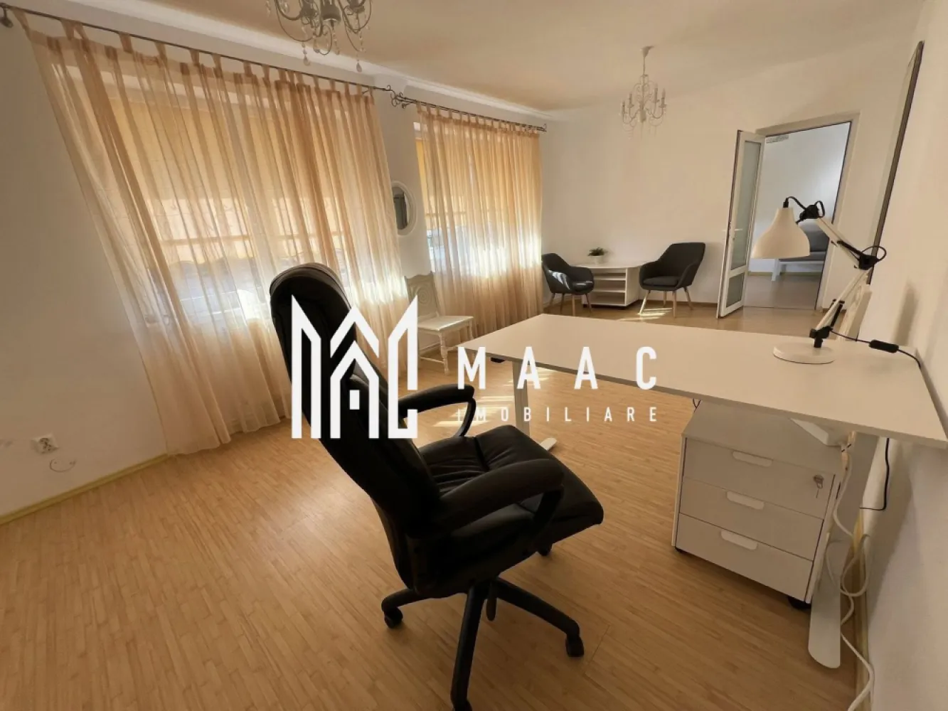 Spațiu de închiriat –40 MPU I Zona Ștrand, Sibiu - MAAC Imobiliare va propune spre inchiriere un spațiu cu suprafața de 40 mp, situat în zona Ștrand din Sibiu, potrivit pentru birouri, cabinet, sediu firmă sau alte tipuri de activități profesionale. Spațiul este amplasat într-o zonă accesibilă, într-un cartier bine dezvoltat al orașului, cu acces facil către principalele puncte de interes. Caracteristici: Suprafață: 40 mp Destinație: birouri sau alte activități Grup sanitar propriu Locație: zona Ștrand – Sibiu Zonă liniștită, potrivită pentru activități de birou Spațiul este ideal pentru cabinet, birou contabilitate, IT, consultanță, sediu firmă sau alte servicii. Condiții de închiriere: Se percepe o garanție în cuantumul unei chirii lunare. Pentru mai multe detalii și programarea unei vizionări, vă invităm să contactați Maac Imobiliare, specificând ID: CP2961833. }}