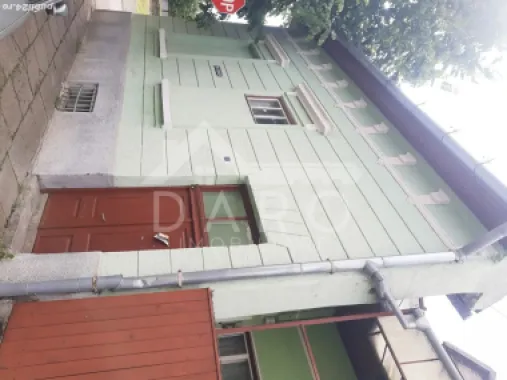 🌿 Casă cu 3 camere și curte îngrijită – zonă liniștită, Gara Mică