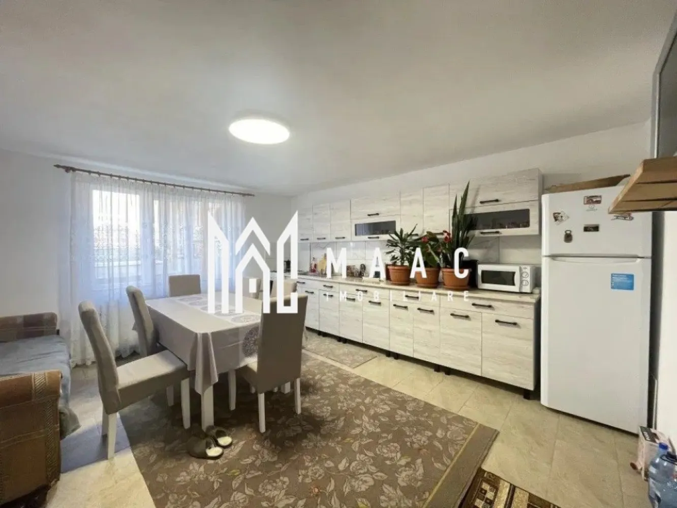 Casă individuală | 3 camere | Curte mare | Zonă liniștită | Șura Mare