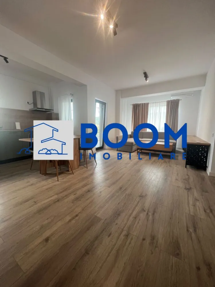 Apartament 3 camere decomandat | Central, Râmnicu Vâlcea | 73 mp, parcare, 2024 - Apartament cu 3 camere decomandat, situat în zona Centrală din Râmnicu Vâlcea, într-un imobil boutique modern cu regim redus de înălțime. Locuința are 73 mp utili, 84 mp total și este potrivită pentru cei care caută o proprietate spațioasă, bine organizată și gata de mutare.

Detalii proprietate:
• etaj 1 din 3
• suprafață utilă 73 mp, suprafață totală 84 mp
• 3 camere, 2 băi, 1 bucătărie
• 2 balcoane
• compartimentare decomandată
• complet mobilat și utilat modern
• finisaje, mobilier și electrocasnice noi
• loc de parcare subteran inclus

Context zonă:
Poziționarea oferă acces rapid către Parcul Zăvoi, parcuri, instituții, zone comerciale și principalele puncte de interes ale orașului. Zona Centrală susține un stil de viață comod, cu acces facil la reperele importante din Râmnicu Vâlcea și avantajul unei locații apreciate pentru mobilitate și confort.

Cod anunț CP3195704. Pentru mai multe detalii și programarea unei vizionări, contactați-ne.