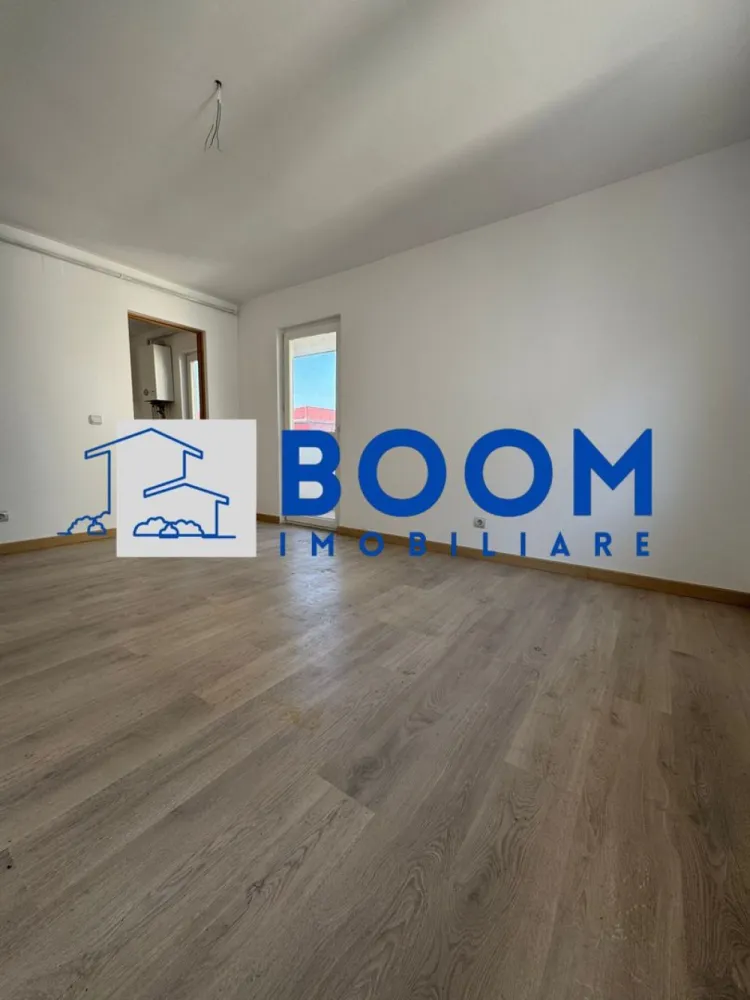 Garsoniera | Ostroveni| 24,6 MP - BOOM Imobiliare vă propune spre vânzare o garsonieră nouă, decomandată, situată în cartierul Ostroveni, zona Tic-Tac, o zonă apreciată pentru accesul facil către magazine, transport public și alte puncte de interes ale orașului.

Locuința este amplasată la mansarda unui imobil cu regim de înălțime P+4+M, mansardă recent construită și finalizată în anul 2026, realizată la standarde moderne.

Garsoniera se vinde la cheie, fiind complet finisată și pregătită pentru mutare imediată. Aceasta beneficiază de finisaje noi și moderne, precum:

* gresie
* faianță
* parchet
* obiecte sanitare noi

În plus, proprietatea dispune de balcon, oferind un spațiu suplimentar pentru relaxare.

Din punct de vedere al confortului, locuința este dotată cu centrală termică proprie, asigurând eficiență energetică și control asupra costurilor de încălzire.

Fiind o locuință nouă, cu toate dotările neutilizate, această proprietate reprezintă o alegere ideală atât pentru locuit, cât și pentru investiție (închiriere). 

Prețurile pornesc de la 24.600 € și ajung până la 30.700 € (TVA inclus), în funcție de suprafață și compartimentare, fiind vorba despre construcție nouă.

Pentru mai multe informații sau pentru programarea unei vizionări, echipa BOOM Imobiliare vă stă la dispoziție.

ID: CP3195710