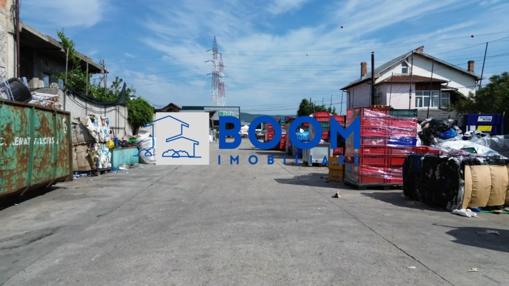 Hala 1330 MP| Raureni | Spatiu depozitare - 𝐃𝐞𝐩𝐨𝐳𝐢𝐭 𝐋𝐨𝐠𝐢𝐬𝐭𝐢𝐜 | 𝐇𝐚𝐥ă 𝐏𝐫𝐨𝐝𝐮𝐜ț𝐢𝐞 

Râureni , Râmnicu Vâlcea 

Detalii generale:
Amplasare premium – pe DN64 (drum cu 4 benzi), principalul acces spre oraș

Hală industrială / depozitare: 1.000 mp utili/ 1330 mp 

Posibilitate extindere: încă 1.000 mp hală suplimentară

Clădire birouri: P+2 

Spații anexe: 300 mp (birouri, vestiare, dușuri)

Facilități logistice:
Platformă betonată acces / intrare: 1.000 mp

Spațiu de depozitare exterioară: 1.500 mp

6 uși industriale + rampă pentru TIR-uri

2 linii electrice independente de mare putere

Încălzire centralizată din rețeaua magistrală CET Govora

Utilități complete: apă curentă, canalizare

Posibilitate de extindere cu 3000 MP de teren la un pret avantajos

Pentru mai multe detalii sau pentru programarea unei vizionări, vă invităm să contactați BOOM Imobiliare.

ID: CP3195731