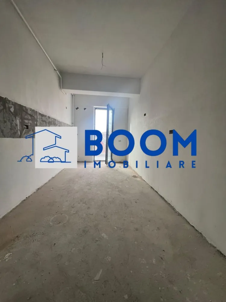 Studio | Dem Radulescu- Ostroveni | Bloc intabulat - BOOM Imobiliare vă propune spre vânzare un studio modern, situat în zona foarte căutată Dem Rădulescu – Ostroveni, în Râmnicu Vâlcea. Proprietatea se află la etajul 2 al unui bloc intabulat, oferind confort și acces rapid la toate punctele de interes din zonă.

Suprafață construită: 50 m²
Compartimentare practică și bine gândită:

* Cameră spațioasă și luminoasă
* Bucătărie separată
* Grup sanitar
* Terasă ideală pentru relaxare

Studioul se vinde finisat, iar predarea se face imediat, cu posibilitatea ca viitorul proprietar să personalizeze spațiul după propriile preferințe.

Loc de parcare exterior inclus în preț, înscris în actul de proprietate – un avantaj important pentru zonă.

Achiziția se poate face prin orice modalitate de plată, ceea ce face această ofertă potrivită pentru locuire sau investiție.

Un studio cochet, într-o zonă în plină dezvoltare – o oportunitate excelentă oferită de BOOM Imobiliare.

Pentru detalii suplimentare sau programarea unei vizionări, vă stăm cu drag la dispoziție!

id: CP3195697