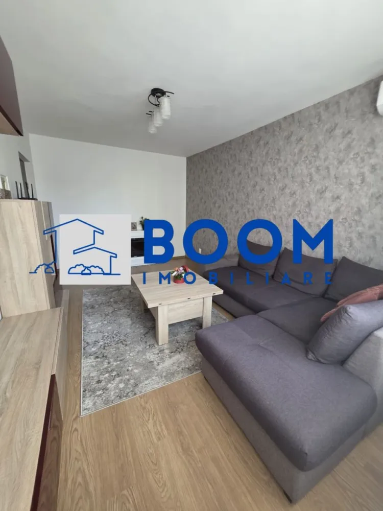 Apartament 3 camere | Ostroveni | Etaj 1 | Zona Hermes - BOOM Imobiliare vă propune spre vânzare un apartament modern cu 3 camere, situat în cartierul Ostroveni, Râmnicu Vâlcea, în imediata apropiere a Pieței Ostroveni și a Școlii Generale Nr. 10 – o zonă apreciată pentru accesibilitate și facilități.

Locuința este amplasată la etajul 1 din 10 al unui imobil dotat cu lift și beneficiază de o compartimentare decomandată, oferind confort și intimitate fiecărui membru al familiei.

Apartamentul are o suprafață utilă de 63 mp și o suprafață totală de 70 mp, fiind renovat complet și amenajat modern, cu finisaje de calitate și mobilier ales cu bun gust.

Printre dotări și îmbunătățiri se regăsesc:

* Centrală termică proprie, montată în anul 2025
* Instalație termică schimbată integral
* Instalație electrică schimbată integral
* Aer condiționat
* Bucătărie mobilată și utilată complet
* Geam la grupul sanitar (ventilație naturală)
* Compartimentare eficientă, cu spații bine optimizate

Poziționarea la etaj intermediar oferă un echilibru ideal între acces facil și confort termic.

Apartamentul se vinde mobilat și utilat, fiind pregătit pentru mutare imediată – ideal atât pentru locuință proprie, cât și pentru investiție.

Pentru mai multe detalii sau pentru programarea unei vizionări, echipa BOOM Imobiliare vă stă la dispoziție.

ID : CP3195721