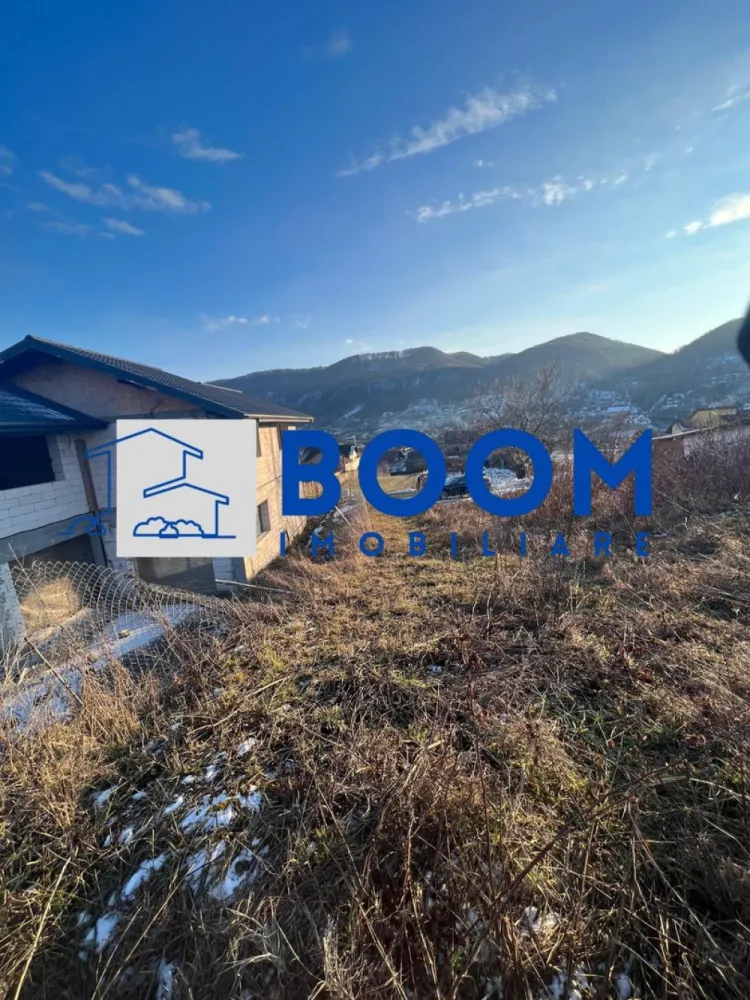 Teren Vladesti | 1025 MP | Zona White Department - BOOM Imobiliare vă propune spre vânzare un teren intravilan situat în localitatea Vlădești, într-o zonă liniștită și în plină dezvoltare, în apropierea piscinei White Department.

Terenul are o suprafață de 1.025 mp și beneficiază de o deschidere stradală de 15 metri liniari, fiind ideal pentru construirea unei locuințe individuale. Amplasarea oferă o priveliște superbă, perfectă pentru cei care își doresc confort, intimitate și un cadru natural plăcut.

Utilitățile (apă, curent, gaz) sunt la limita de proprietate, iar zona este într-o continuă expansiune, cu mai multe case noi aflate în construcție, ceea ce face ca investiția să fie una sigură și avantajoasă.

Acces facil, vecinătate selectă și potențial excelent pentru dezvoltare rezidențială.

Pentru mai multe detalii și vizionări, BOOM Imobiliare vă stă la dispoziție.

ID: CP3195733