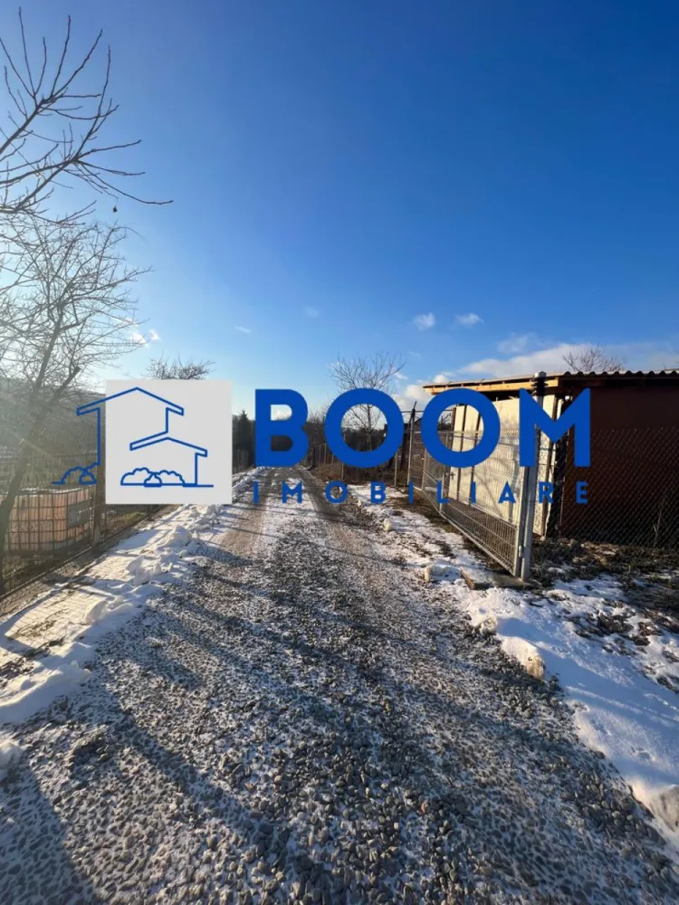 Teren Vladesti | 1025 MP | Zona White Department - BOOM Imobiliare vă propune spre vânzare un teren intravilan situat în localitatea Vlădești, într-o zonă liniștită și în plină dezvoltare, în apropierea piscinei White Department.

Terenul are o suprafață de 1.025 mp și beneficiază de o deschidere stradală de 15 metri liniari, fiind ideal pentru construirea unei locuințe individuale. Amplasarea oferă o priveliște superbă, perfectă pentru cei care își doresc confort, intimitate și un cadru natural plăcut.

Utilitățile (apă, curent, gaz) sunt la limita de proprietate, iar zona este într-o continuă expansiune, cu mai multe case noi aflate în construcție, ceea ce face ca investiția să fie una sigură și avantajoasă.

Acces facil, vecinătate selectă și potențial excelent pentru dezvoltare rezidențială.

Pentru mai multe detalii și vizionări, BOOM Imobiliare vă stă la dispoziție.

ID: CP3195733