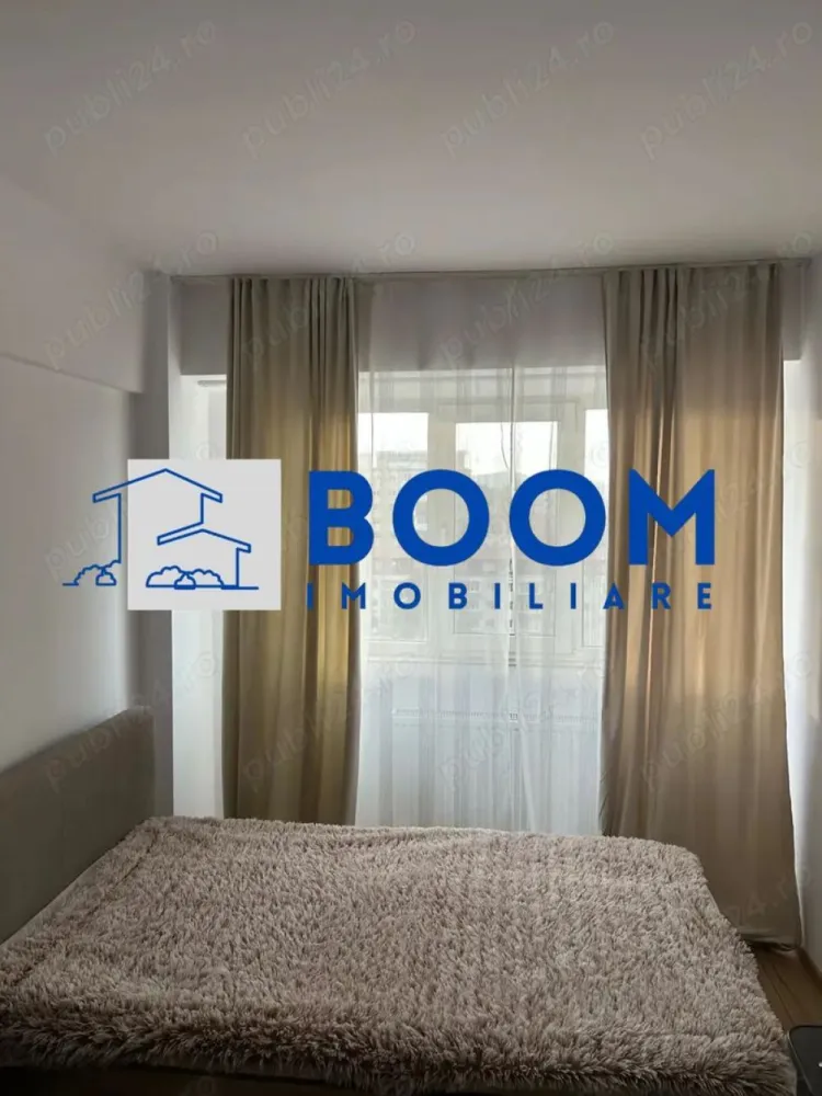 Apartament 3 camere| Ostroveni| Bloc A | Renovat - Apartament 3 camere –Modern, Zona Hermes – Ostroveni | Etaj 8/10 | Bloc tip A | BOOM Imobiliare

BOOM Imobiliare vă propune spre vânzare un apartament cu 3 camere modern, complet renovat în anul 2025, situat într-un bloc tip A din una dintre cele mai apreciate zone ale orașului Râmnicu Vâlcea – Ostroveni, zona Hermes.

Locuința se află la etajul 8 din 10 și oferă o vedere panoramică superbă asupra orașului, fiind ideală pentru cei care își doresc un spațiu luminos, confortabil și contemporan.

Caracteristici principale:

* Suprafață totală: 70 mp
* Etaj: 8/10
* Bloc tip A – construcție solidă, bine întreținută
* Compartimentare: decomandat
* Renovat complet în 2025
* Instalație electrică și sanitară nouă
* Centrala termică nouă – eficiență și confort termic sporit
* Finisaje moderne, de înaltă calitate
* Balcon închis cu tâmplărie PVC și geam termopan
* Se vinde parțial mobilat, oferind posibilitatea personalizării după gustul viitorului proprietar

Locație:

Amplasat în zona Hermes – Ostroveni, apartamentul beneficiază de o poziție excelentă, aproape de centre comerciale, școli, grădinițe, farmacii și stații de transport în comun, oferind confort și accesibilitate în viața de zi cu zi.

Schimb posibil:

Se acceptă și schimb cu case situate în zonele Vlădești, Goranu sau Bujoreni, cu o mică diferență în funcție de proprietate.

Preț: 93.000 €

Un apartament elegant, modern și complet renovat – perfect pentru cei care caută o locuință într-un bloc tip A, cu vedere spectaculoasă și finisaje premium !

 Pentru mai multe detalii sau pentru programarea unei vizionări, contactați echipa BOOM Imobiliare.

id: CP3195756