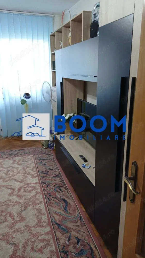 Apartament | 3 camere | Traian | Etaj 3 - Apartament cu 3 camere – Zonă Traian, locație liniștită

BOOM Imobiliare vă propune spre vânzare un apartament cu 3 camere, situat într-o zonă liniștită, în cartierul Traian, ideal atât pentru locuit, cât și pentru investiție.

Suprafață utilă: 60 mp
Suprafață construită: 65 mp
Etaj:3
Compartimentare:funcțională, bine organizată
Finisaje:clasice
Gigacalorimetru

Locația este un mare avantaj, fiind în apropierea spitalului, a magazinelor și a diverselor spații cu activități comerciale și servicii, oferind acces rapid către punctele de interes ale orașului.

Apartamentul este luminos, bine întreținut și oferă viitorilor proprietari posibilitatea de a-l personaliza în funcție de propriul stil.

Avantaje:

* Zonă liniștită, accesibilă
* Etaj intermediar
* Compartimentare eficientă
* Aproape de spital, magazine și alte facilități
* Ideal pentru familie sau investiție

Pentru mai multe detalii și programarea unei vizionări, contactați BOOM Imobiliare.
id: CP3195763