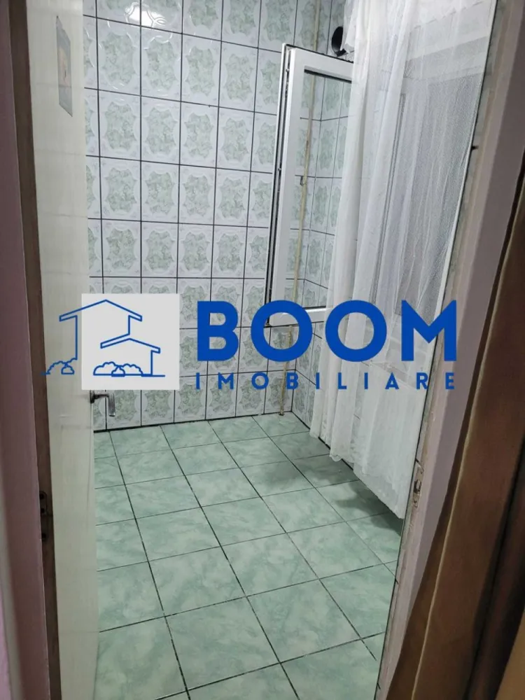 Garsoniera | Doctor Hacman | Etaj 3 - Garsonieră de vânzare – Zona Nord, Strada Doctor Hacman | 43.000 €
Agentie: BOOM Imobiliare

BOOM Imobiliare vă propune spre vânzare o garsonieră luminoasă, situată într-o zonă liniștită și verde din Zona Nord, pe strada Doctor Hacman. Imobilul se află la etajul 3, într-un bloc curat și bine întreținut, beneficiind de o suprafață totală de 26 mp și de un balcon open-space ideal pentru relaxare.

Garsoniera se vinde nemobilată, oferind noului proprietar posibilitatea de a o amenaja după propriul gust. Finisajele sunt clasice, iar compartimentarea este eficientă, potrivită atât pentru locuit, cât și pentru investiție în scop de închiriere.

Avantaje și localizare:

* Zonă liniștită, cu spații verzi;
* În proximitate: grădinițe, școli, centre comerciale, mijloace de transport;
* Acces rapid către punctele de interes din oraș.

Preț: 43.000 €

Pentru mai multe informații sau programarea unei vizionări, contactați BOOM Imobiliare.
id: CP3195757