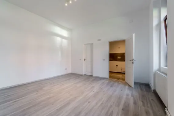 De vânzare apartmanent central | parter | renovat