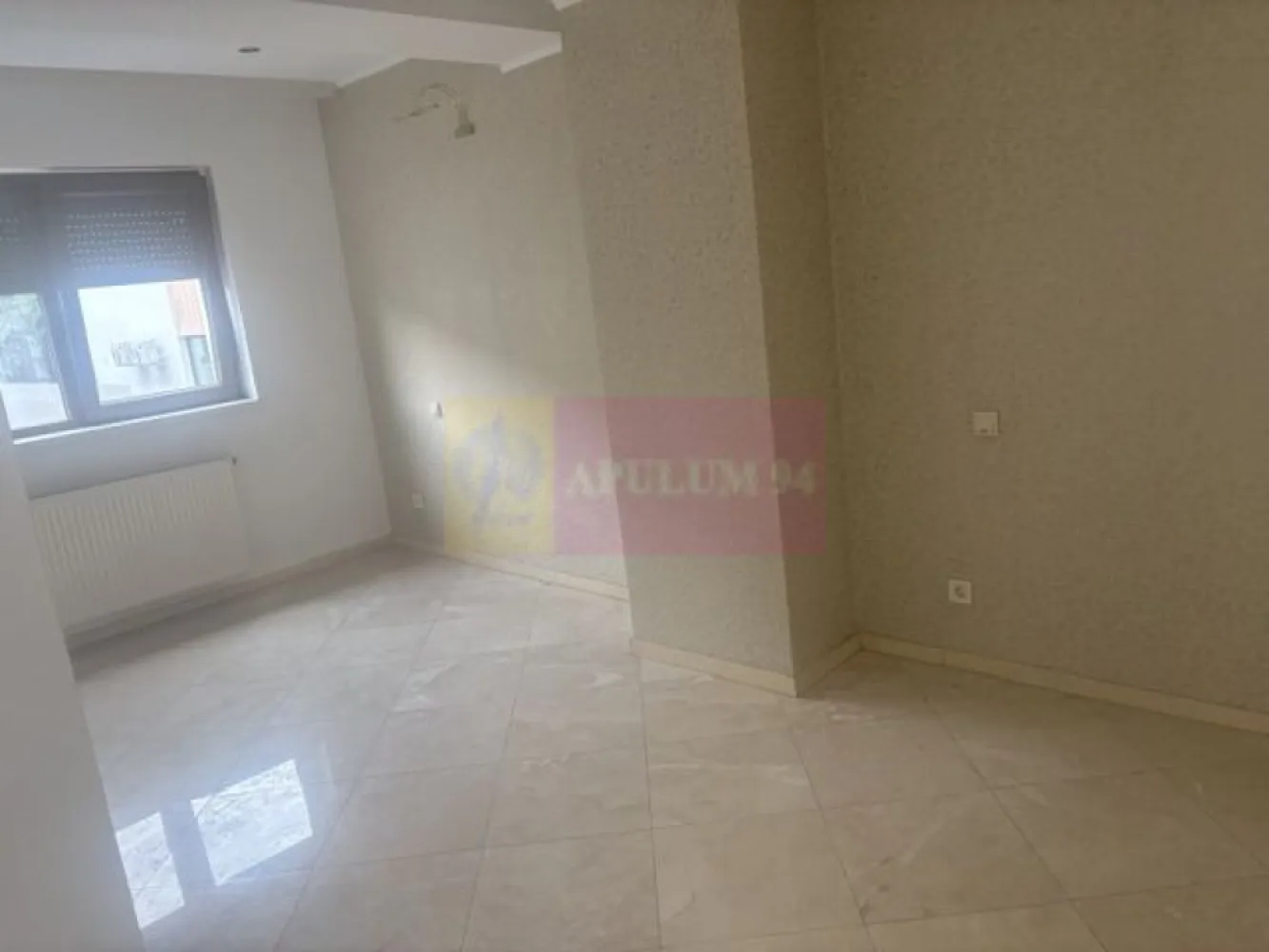 Apartament 4 camere Baneasa- Sisesti. - Compania imobiliara Apulum 94 va propune un apartament de 4 camere situat in zona Baneasa- Gheorghe Ionescu Sisesti cu Sos Straulesti. 
Blocul este retras fata de strada principala, ceea ce confera mai multa liniste si intimitate, dar la o distanta foarte mica fata de mijloacele de transport. 
Apartamentul este la parter inalt din 4 etaje. Este un apartament generos, avand o suprafata utila de 120 mp la care se adauga 2 terase, una de 28 mp si cealalta de 30 mp. 
Bucataria este deschisa cu livingul , cele doua avand in total o suprafata de 65 mp.
Interiorul are termopan, jaluzele verticale, gresie, faianta, parchet, 2 aparate de aer conditionat, centrala termica cu incalzire prin pardoseala. 
Apartamentul este liber si se poate preda imediat. 
Pentru vizionare si mai multe detalii nu ezitati sa ma contactati pe nr 0733683446- Laura Ionescu.