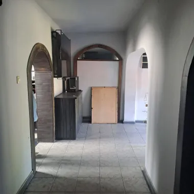 BRASADAS vinde prin REPREZENTARE EXCLUSIVA casa 8 cam 450mp.