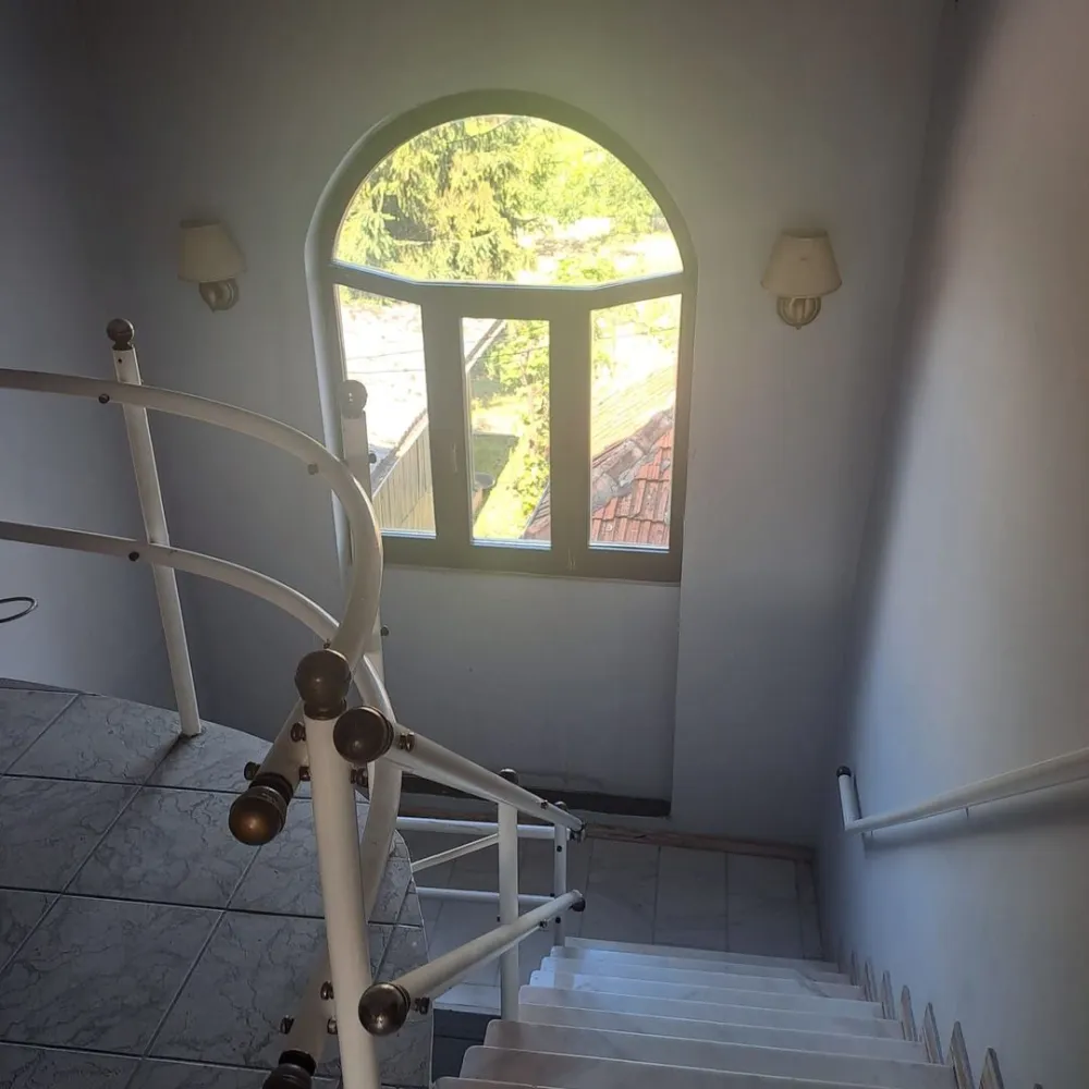 BRASADAS vinde prin REPREZENTARE EXCLUSIVA casa 8 cam 450mp.