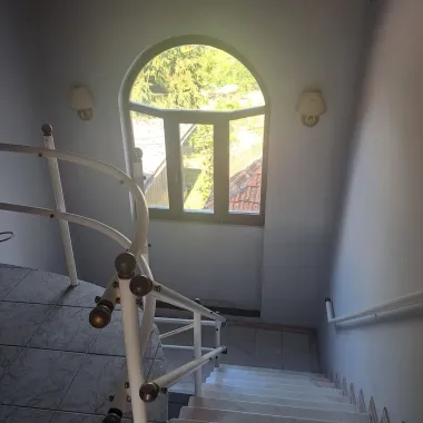 BRASADAS vinde prin REPREZENTARE EXCLUSIVA casa 8 cam 450mp.