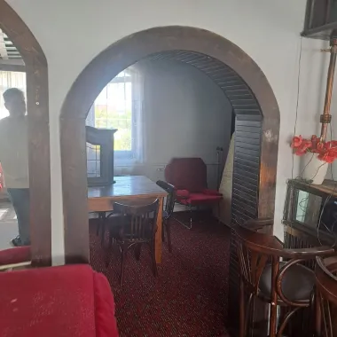 BRASADAS vinde prin REPREZENTARE EXCLUSIVA casa 8 cam 450mp.