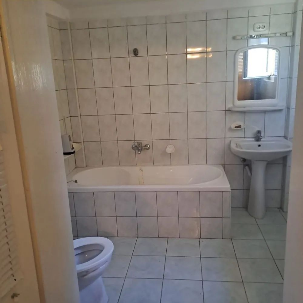 BRASADAS vinde prin REPREZENTARE EXCLUSIVA casa 8 cam 450mp.