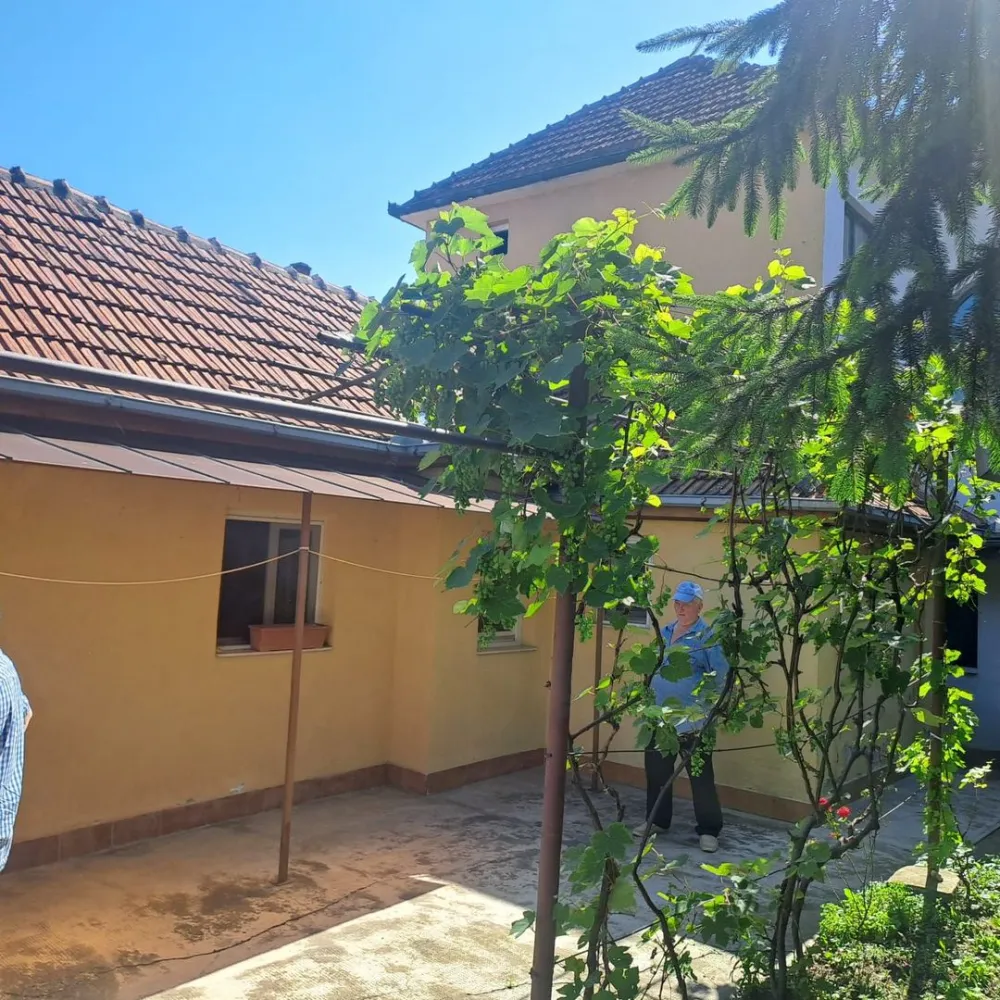 BRASADAS vinde prin REPREZENTARE EXCLUSIVA casa 8 cam 450mp.