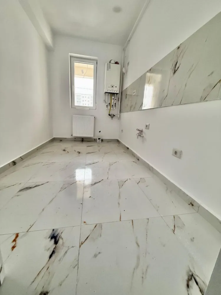 Garsoniera cartier Militari Residence- mutare imediata!! - TVA INCLUS !! Vă prezentăm o garsonieră deosebită, situată în cartierul Militari Residence, într-un bloc modern cu regim de înălțime P+6, poziționat strategic pentru a vă oferi confort și accesibilitate. Detalii proprietate: - Tip: Garsonieră - Etaj: 1 - Finalizata - mutare imediata !! - Locație: Militari Residence Avantaje: - Bloc nou, construit cu materiale de calitate, garantând un standard ridicat de confort. - Poziție excelentă, în imediata apropiere a mijloacelor de transport în comun, pentru o deplasare facilă către orice zonă a orașului. - Acces rapid la instituții educaționale (școli publice), centre comerciale, supermarketuri și mall-uri. - Zonă liniștită, ideală pentru locuit sau investiție. Acum este momentul să achiziționați locuința visurilor dumneavoastră! Contactați-ne pentru mai multe detalii și programarea unei vizionări. }}