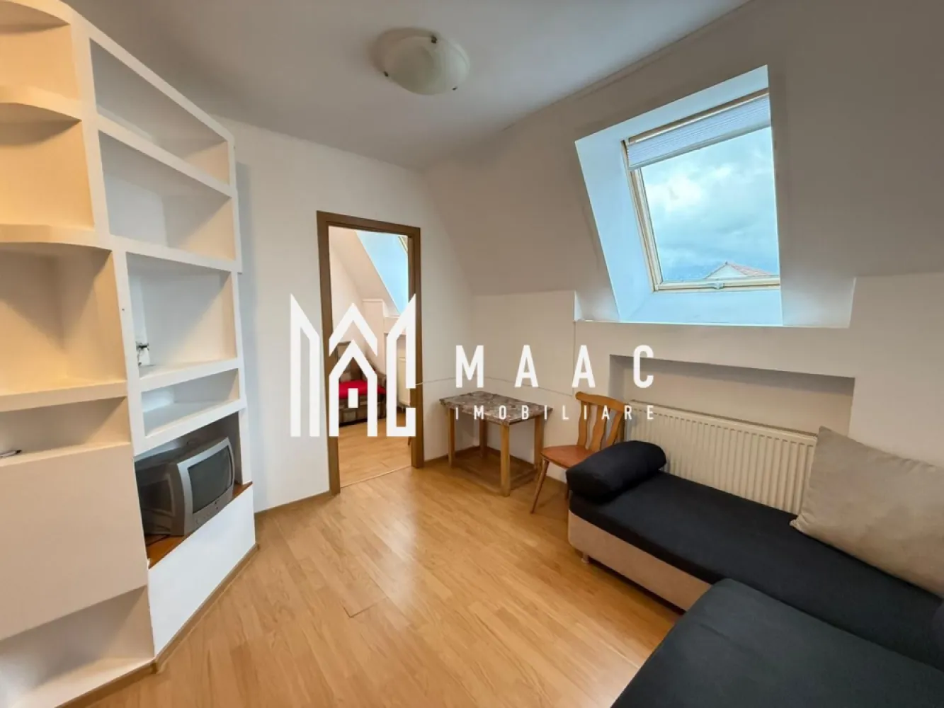 Apartament 2 camere | Decomandat | Mobilat & Utilat - MAAC Imobiliare propune atentiei dumneavoastra un apartament cu 2 camere de inchiriat, complet mobilat si utilat, in zona Stefan cel Mare (reper Simpa).

Locuinta are suprafata utila de 37mp, se afla la etajul 5/5 si este alcatuita din 2 camere, bucatarie, baie cu geam, hol.

Blocul beneficiaza de lift.

Amplasamentul imobilului este unul avantajos, aflandu-se intr-o zona linistita, la 25-30 minute de mers pe jos de centru

Se percepe o chirie in avans si garantie in cuantumul unei chirii lunare. Disponibilitate imediata.

Pentru mai multe detalii, va rugam specificati telefonic: CP3207799
