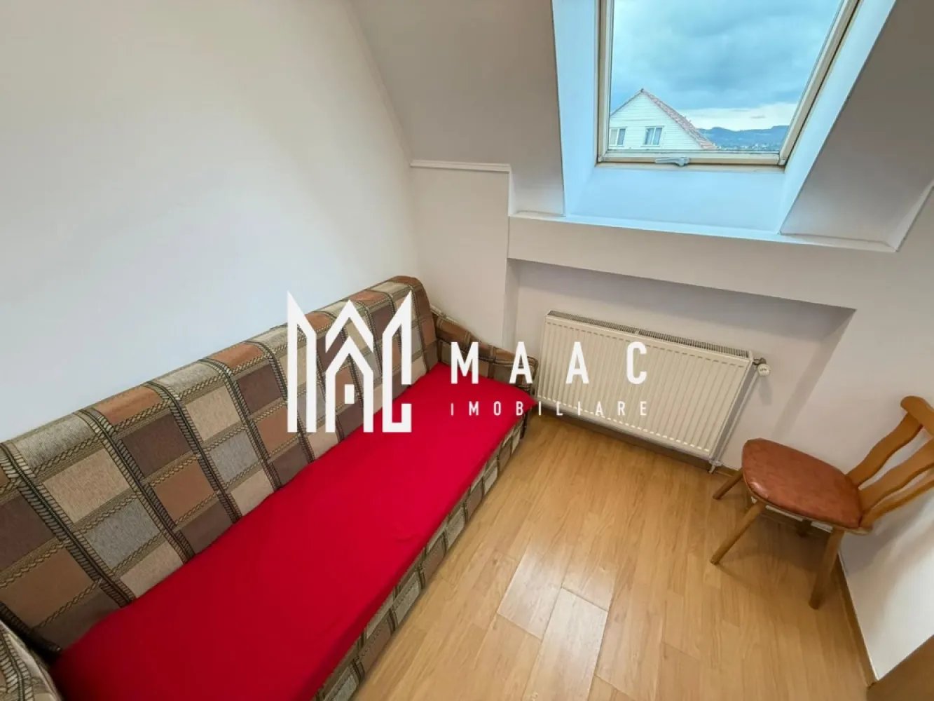 Apartament 2 camere | Decomandat | Mobilat & Utilat - MAAC Imobiliare propune atentiei dumneavoastra un apartament cu 2 camere de inchiriat, complet mobilat si utilat, in zona Stefan cel Mare (reper Simpa).

Locuinta are suprafata utila de 37mp, se afla la etajul 5/5 si este alcatuita din 2 camere, bucatarie, baie cu geam, hol.

Blocul beneficiaza de lift.

Amplasamentul imobilului este unul avantajos, aflandu-se intr-o zona linistita, la 25-30 minute de mers pe jos de centru

Se percepe o chirie in avans si garantie in cuantumul unei chirii lunare. Disponibilitate imediata.

Pentru mai multe detalii, va rugam specificati telefonic: CP3207799