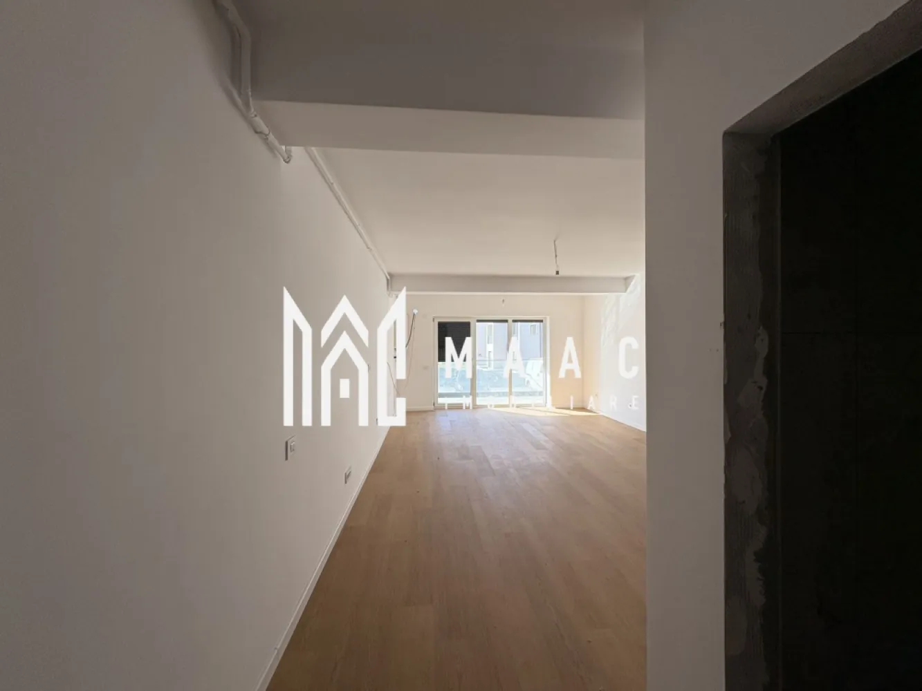 Garsonieră 37mp I Balcon I Parcare I La Cheie I