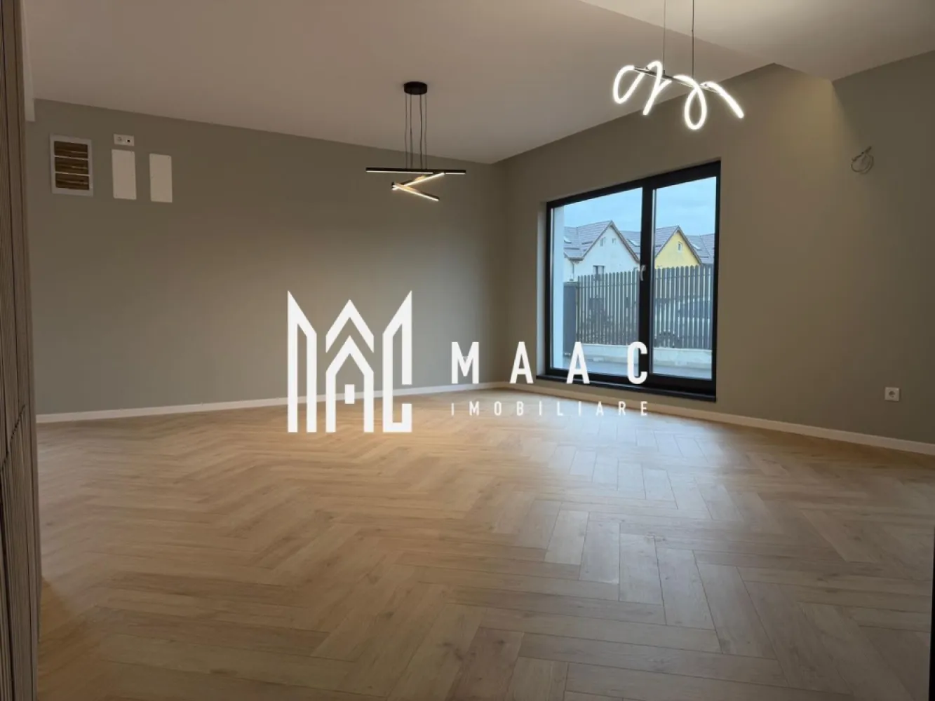 Apartament 4 camere I Curte 200 mp I 4 băi I Predare la cheie I Comision ZERO