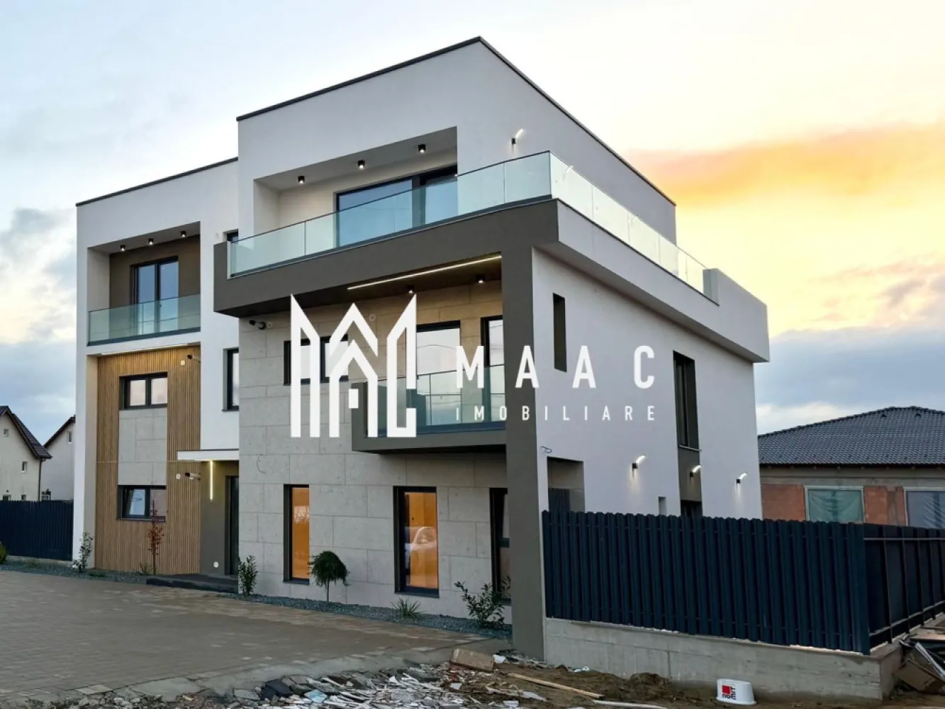 Apartament 4 camere I Curte 200 mp I 4 băi I Predare la cheie I Comision ZERO