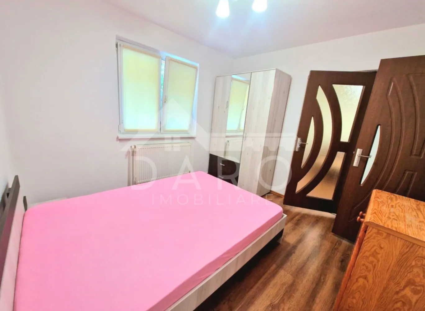 Inchiriez apartament cu doua camere in Cartierul Dambu