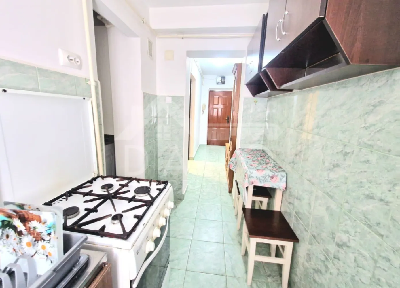 Inchiriez apartament cu doua camere in Cartierul Dambu