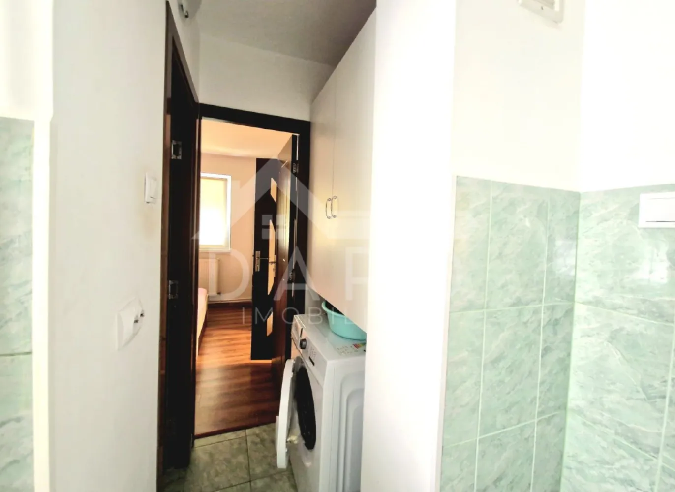 Inchiriez apartament cu doua camere in Cartierul Dambu