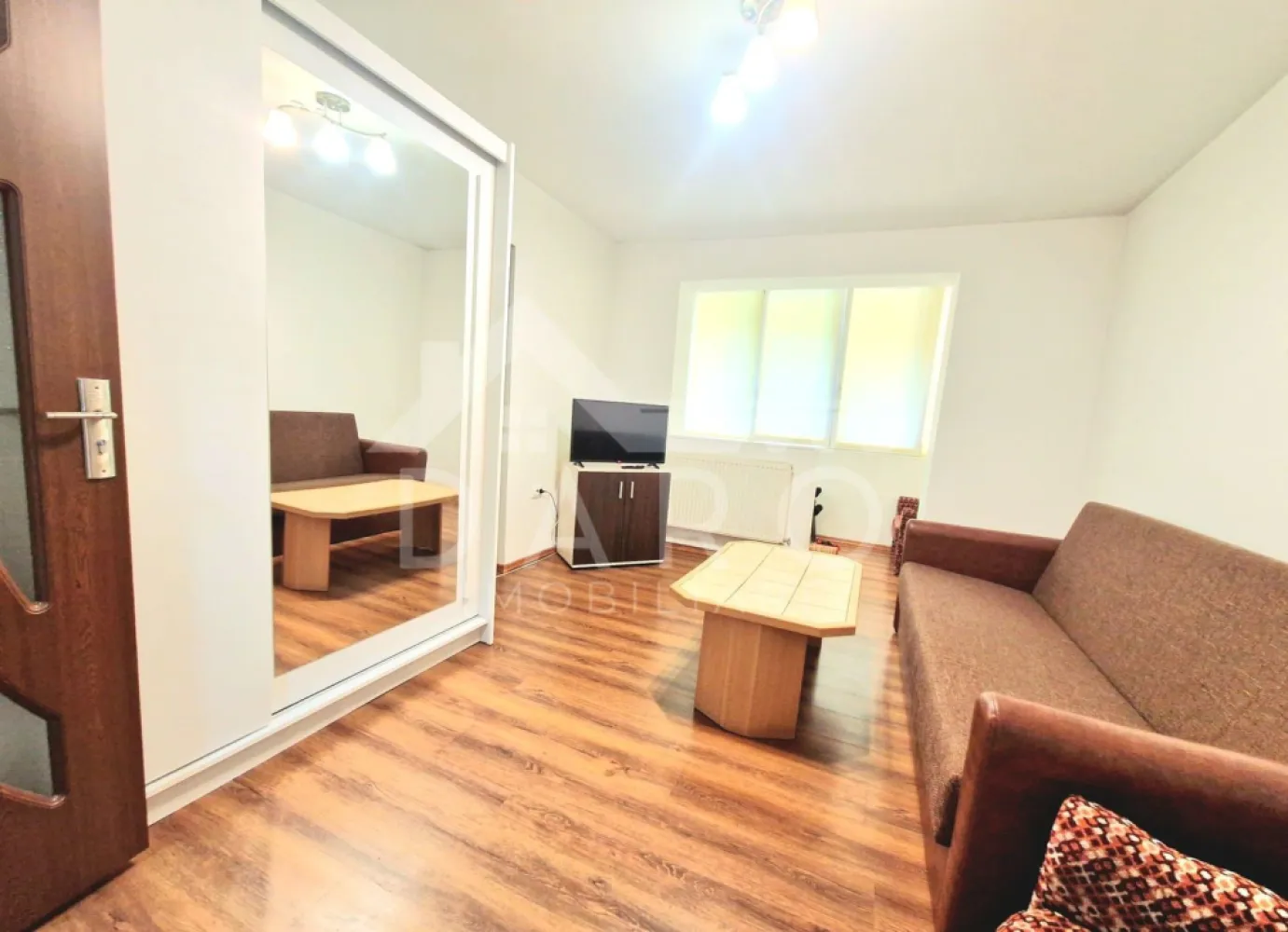 Inchiriez apartament cu doua camere in Cartierul Dambu