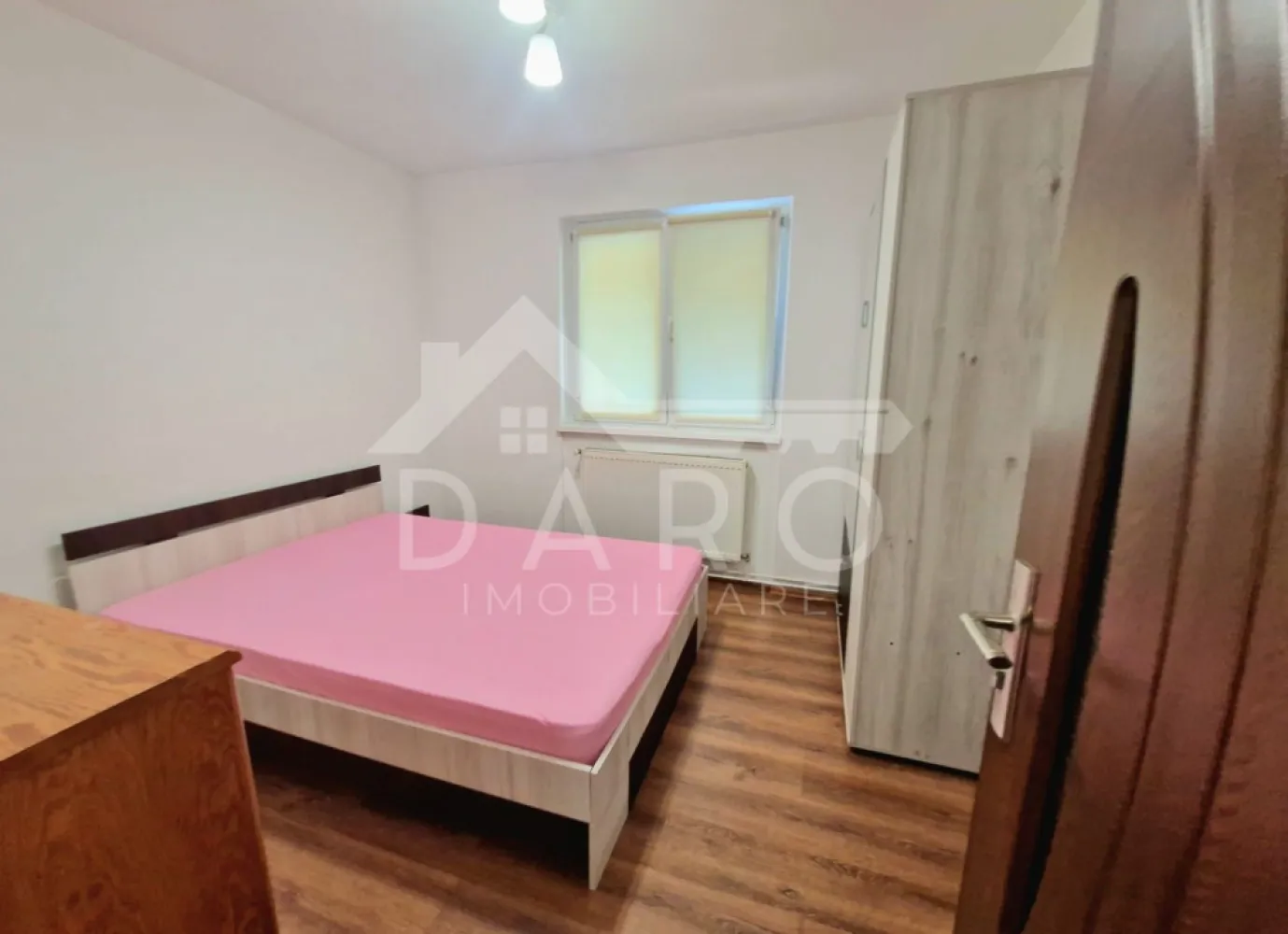 Inchiriez apartament cu doua camere in Cartierul Dambu